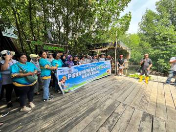 RRI Jayapura Lakukan Aksi Tanam Pohon Bakau