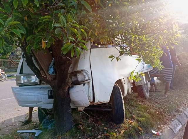 Lakalantas Mini Bus di Kendari