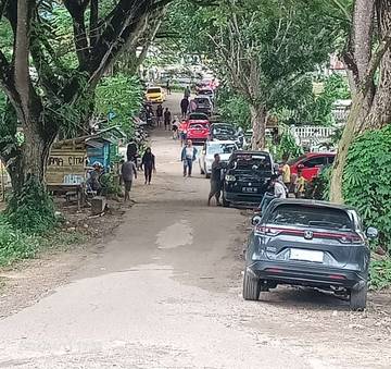 Hari kedua lebaran, TPU Punggolaka Ramai Peziarah