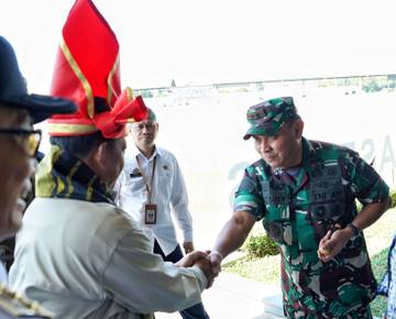 Pangdam XIV/Hasanuddin Sambut Menkopolhukam dan Mendagri RI di Lanud Hasanuddin