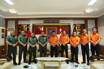 Pangdam XIV/Hasanuddin Menerima Audensi Inspektur Basarnas dan Kakansar Makassar