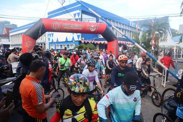 Ribuan Peserta Ramaikan Fun Bike RRI Makassar 
