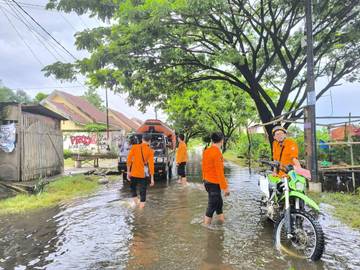 Tim BPBD Makassar Pantau Lokasi Banjir Perumnas Antang