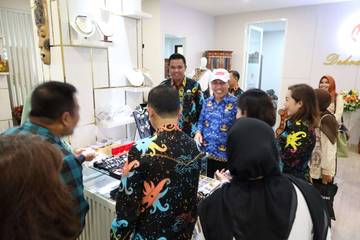 Berkunjung ke Dekranasda Mataram ,Pokja Bunda Paud Malinau