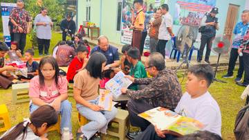 Kemdikdasmen Kunjungi TBM Kuala Lapang