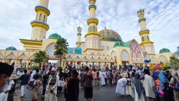 Suasana Selesai Solat Eid Fitri Di Masjid Hubbul Wathan