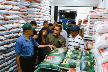 Wali Naggroe Tinjau Harga Pangan di Meulaboh
