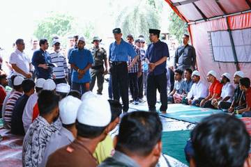 Wali Naggroe Tinjau Pengungsi Rohingya