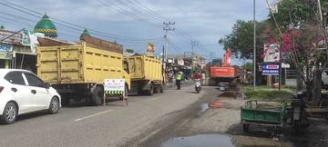 Pelebaran Jalan Lintas Meulaboh - Medan
