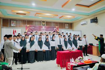 Ketua KIP Nagan Raya Pandu Pengambilan Sumpah PPK