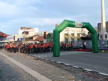 Ratusan Warga Meriahkan Gowes Funbike HUT Bhayangkara ke-78