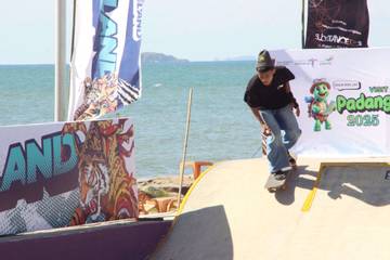 Aksi Skater Muda Warnai Kualifikasi Skateland Padang 2025