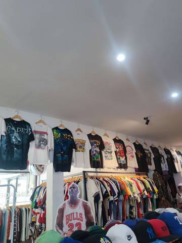 Potret Toko Thrif Store yang Kece 