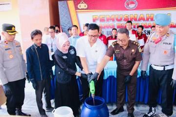 Polda Sumsel Musnahkan 1,5 Kilogram Sabu