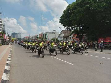 Defile Alutsista dalam Gladi Bersih HUT Ke-79 TNI