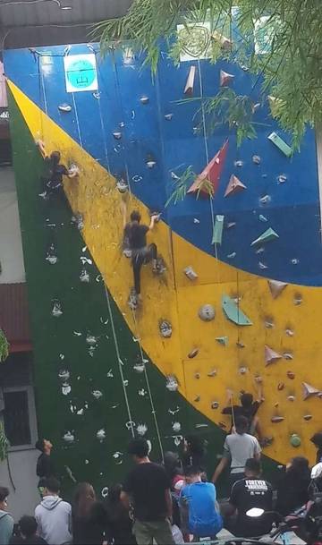 Panjat Tebing Tingkatkan Percaya Diri Melatih Kelenturan Otot