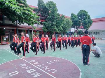 SMPN 1 Palu Rutin Latihan Baris-berbaris