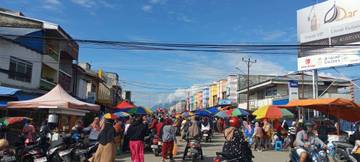 Masyarakat Padati Pasar Manonda Palu Jelang Idul Adha
