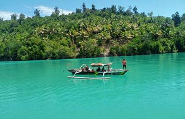 Pesona Wisata Tanjung Lawaka Ampana