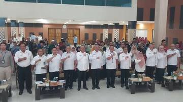 Ratusan Petugas Fardhu Kifayah dan Guru Ngaji Terima Honorarium