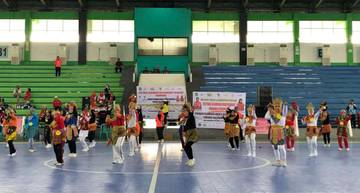 Penampilan Peserta Lomba Senam Poco-Poco Forprov Kalbar