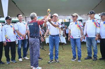 Bupati Ketapang Buka Kejuaraan Sepak Bola Piala Bupati