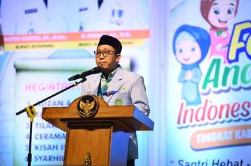 Staf Ahli Bupati Ketapang Buka Festival Anak Soleh  