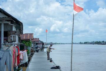 Warga Pontianak Manfaatkan Sungai Kapuas
