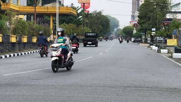 Potret Panorama Indah Matahari Terbenam di Kota Pontianak 