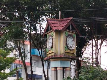 Pohon Dipangkas, Jam Tiga Muka Kini Terlihat