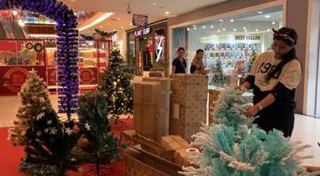 Suasana Jelang Natal di Ayani Mega Mall Pontianak