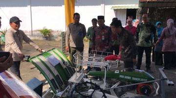 Penyerahan Bantuan Alat Produksi Pertanian Dukung Ketahanan Pangan 