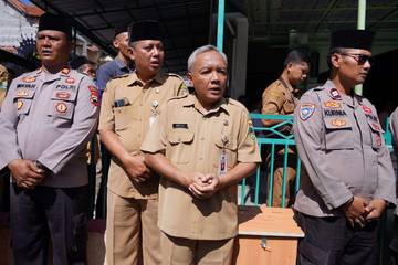 Satpol PP Kebumen Lepas Jenazah Mochamad Faik