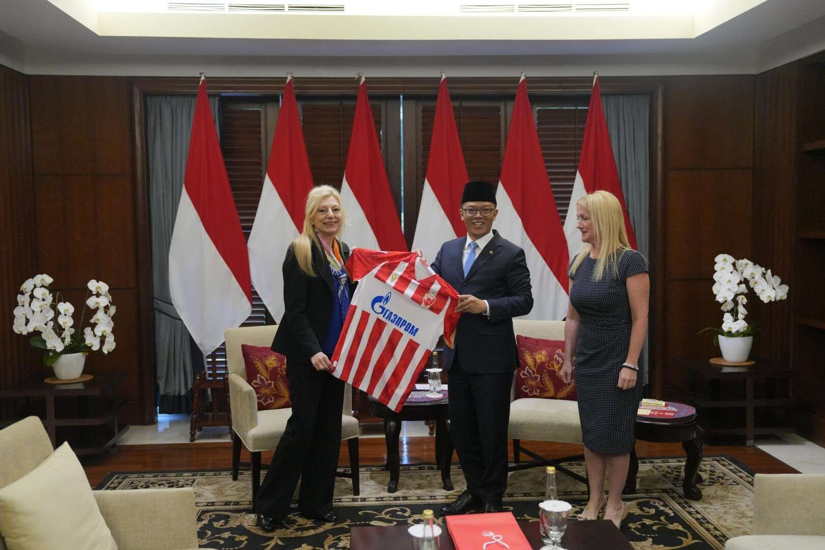 Menlu RI Terima Kunjungan Kehormatan Dubes Serbia