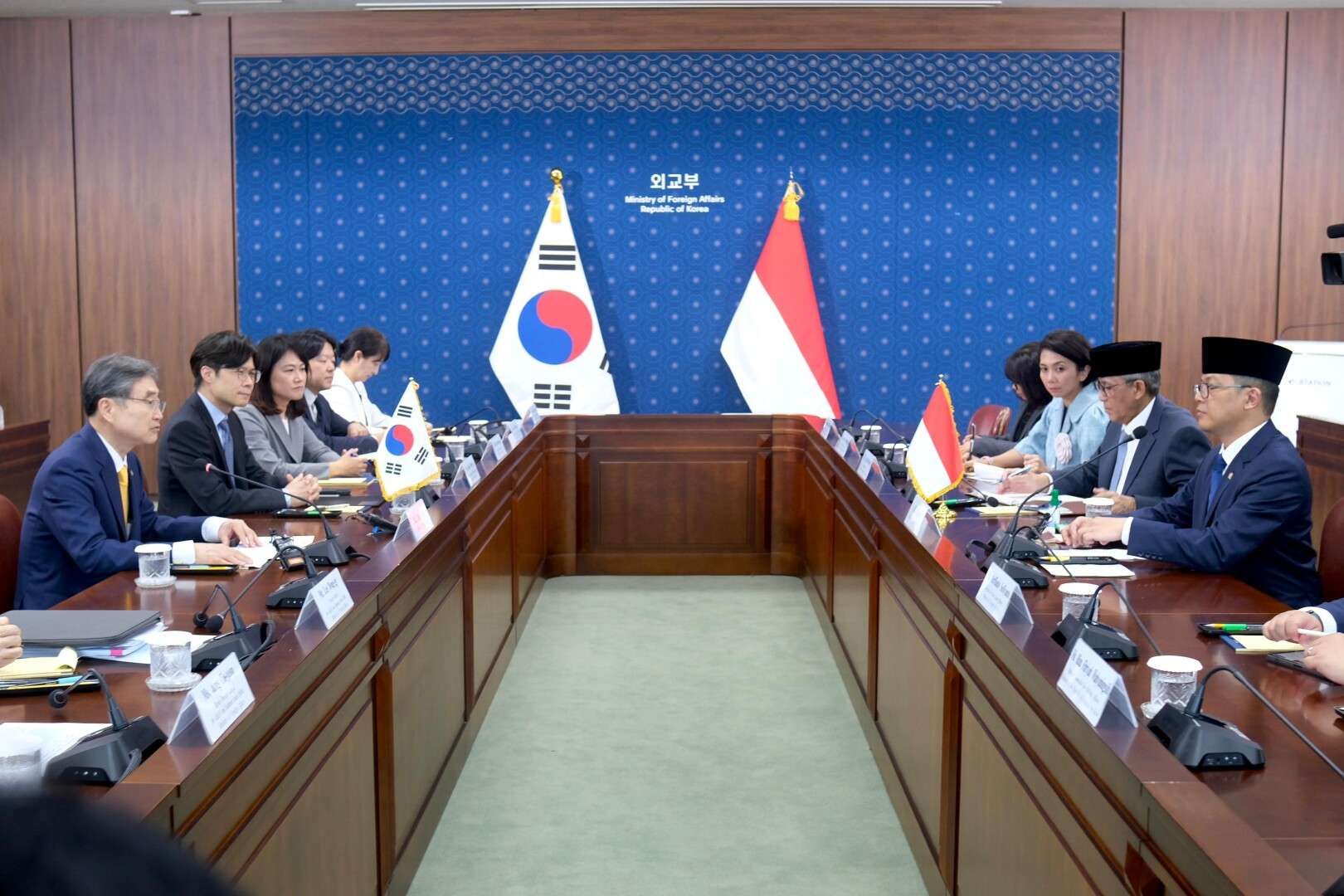 Kunjungan Kerja Menlu RI ke Korea Selatan 