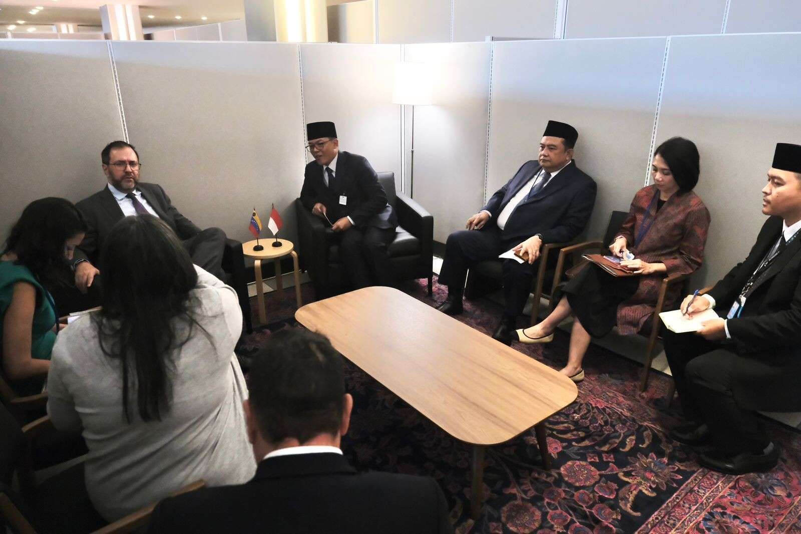 Pertemuan Bilateral Menlu RI dan Venezuela