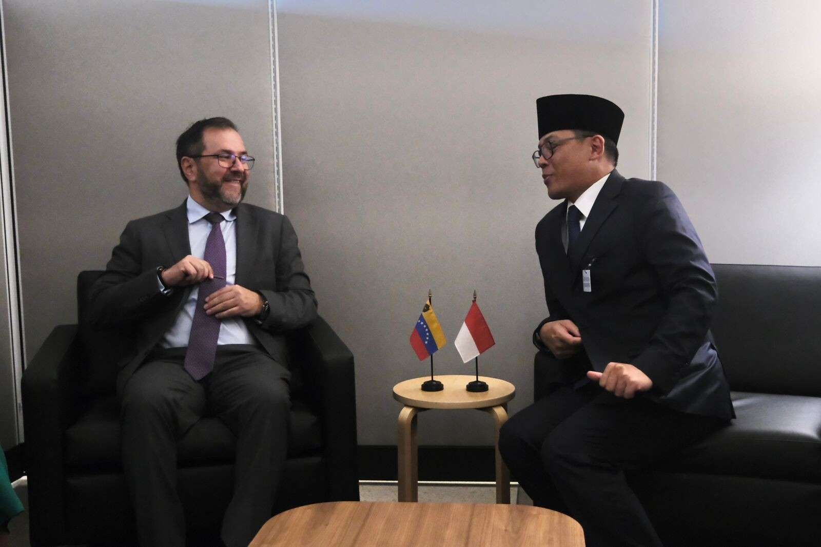 Pertemuan Bilateral Menlu RI dan Venezuela