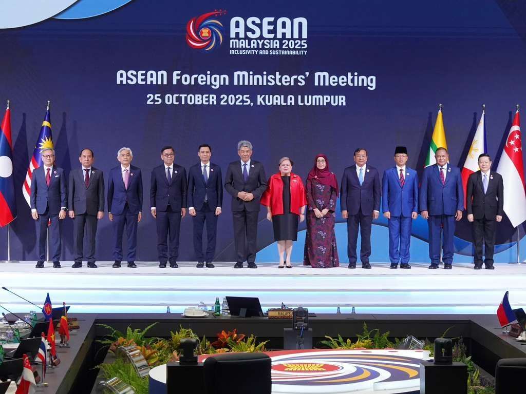 Menlu Sugiono Menegaskan Pentingnya Persatuan dan Sentralitas ASEAN