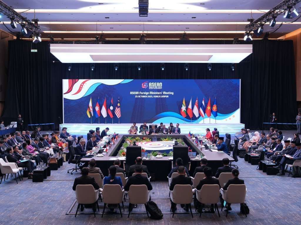 Menlu Sugiono Menegaskan Pentingnya Persatuan dan Sentralitas ASEAN