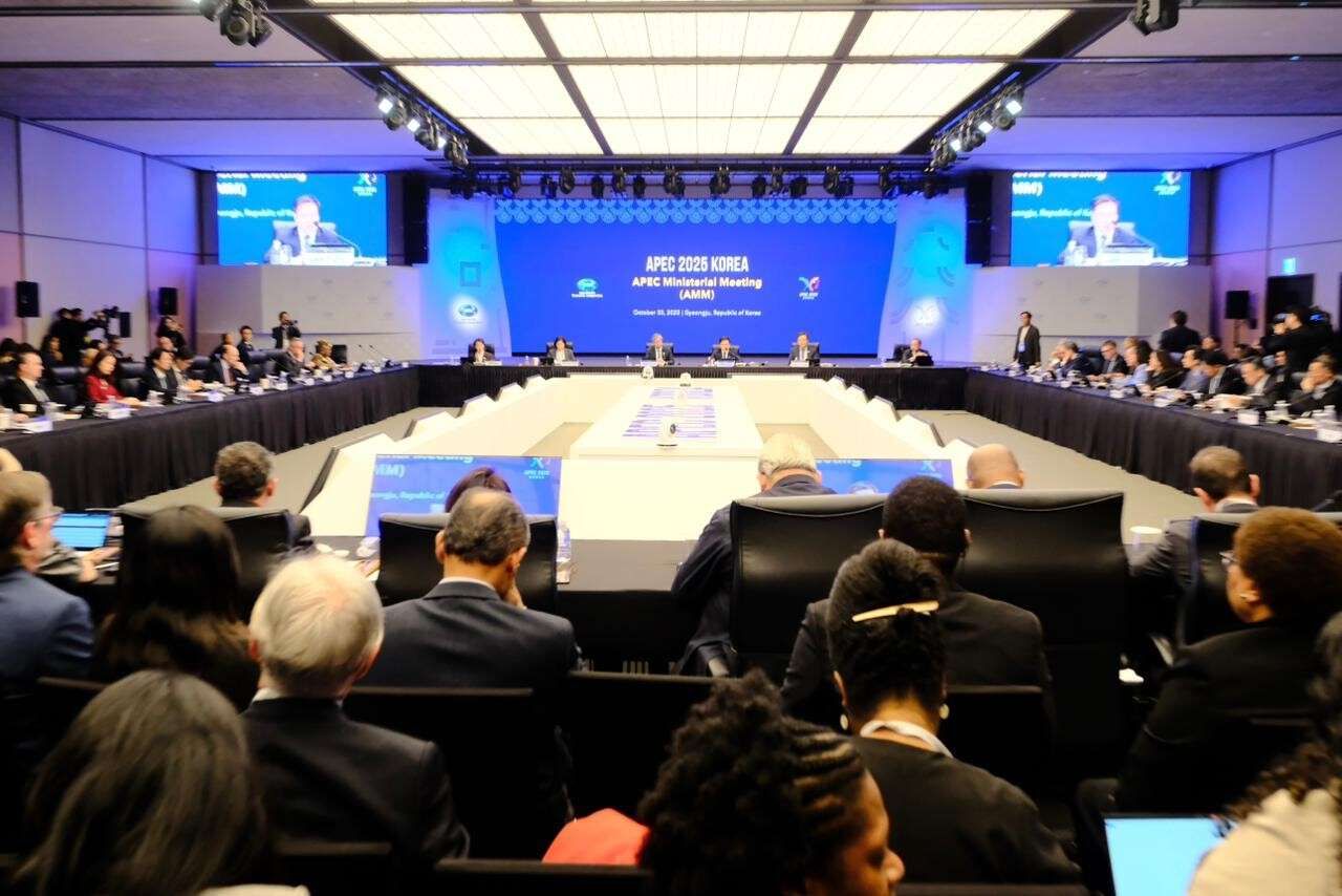 Menlu RI Hadiri Pertemuan Menteri APEC di Korsel  