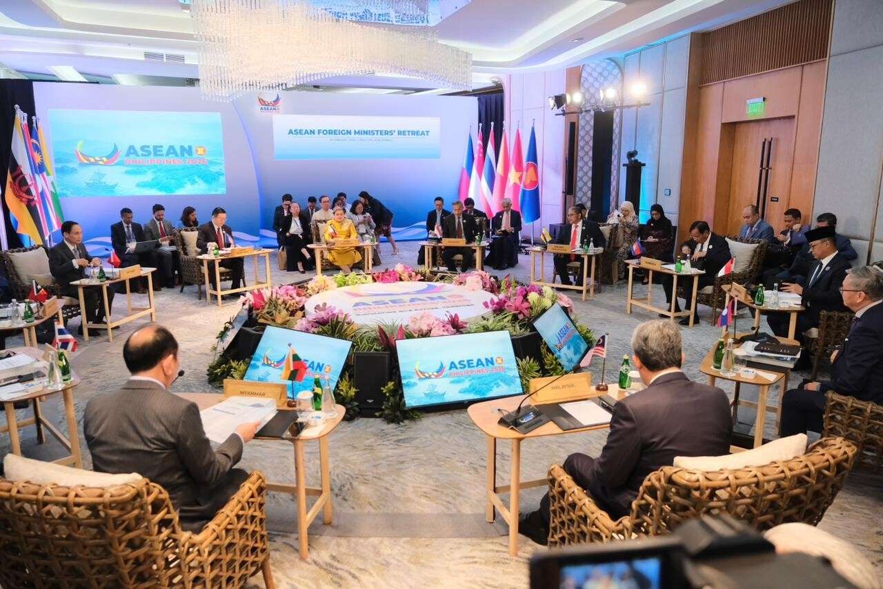 Menlu Menghadiri Retret Menlu ASEAN