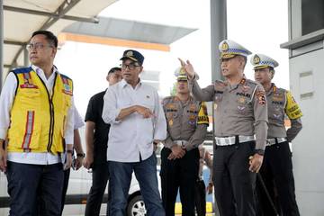 Menhub dan Kakorlantas Tinjau Kesiapan Jalur Arus Mudik 
