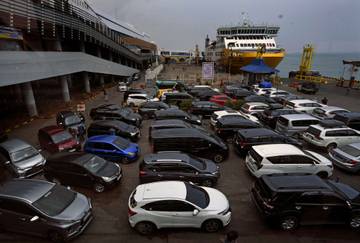 Arus Mudik Pelabuhan Merak Mulai Ramai
