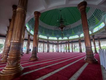 Indahnya Masjid Agung 'Seribu Tiang' Al-Falah Jambi