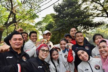 Pawai Peraih Medali Emas Olimpiade Paris Menuju Istana