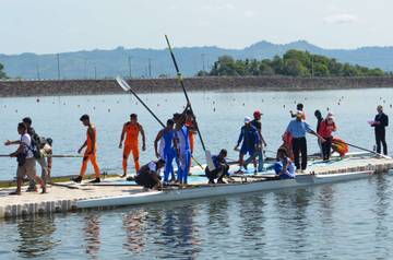 Dayung Kategori Rowing di Danau Keuliling Aceh Besar