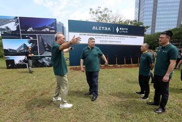 Kolaborasi Pembangunan Fasilitas Litbang Mobil Listrik Pertama di Indonesia