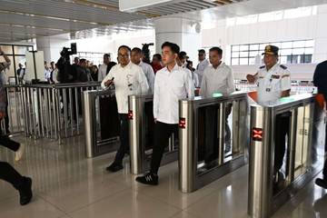 Wapres Tinjau Proyek Stasiun KCIC Karawang
