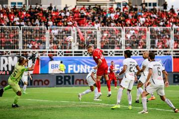 Aksi Pemain Persija Jakarta saat Kalahkan Malut United