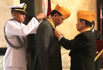 Menhan Sjafrie Sjamsoeddin Terima Tanda Penghargaan Bintang LVRI